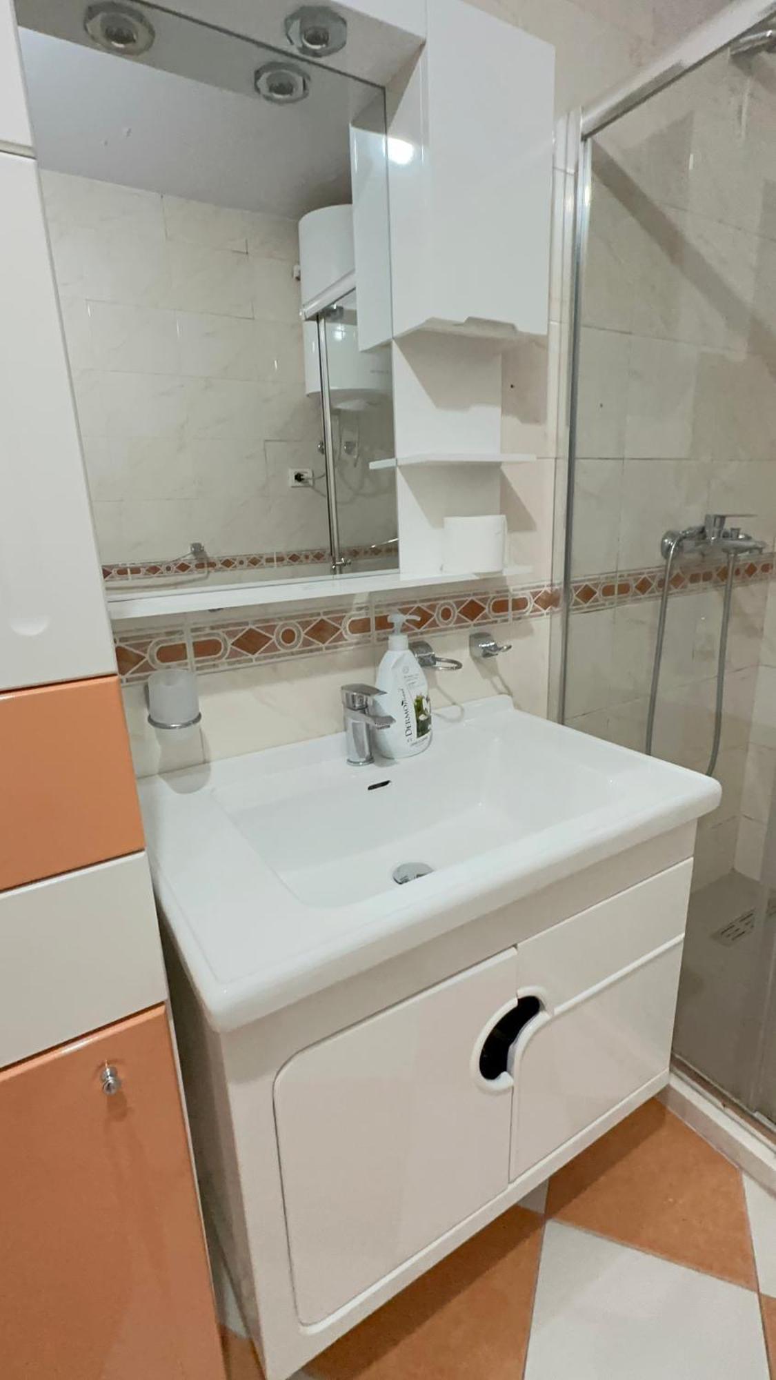 Square Inn Tirana Kültér fotó