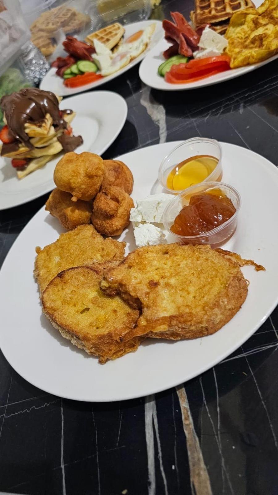 Square Inn Tirana Kültér fotó